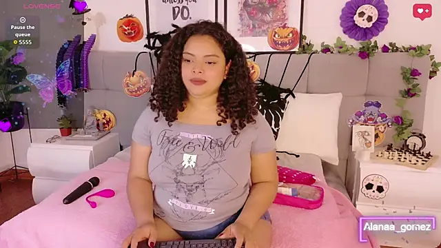 Alanaa Gomez online show from October 8, 2025, 12:07 pm
