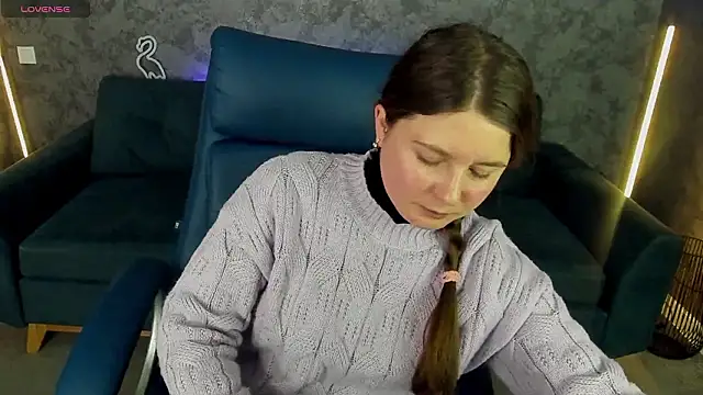 CraveeDoll online show from February 2, 2026, 2:27 pm