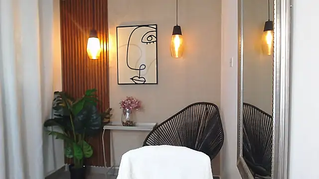 Lia Mar  online show from April 16, 2026, 6:30 pm