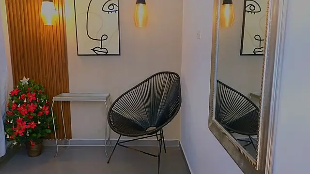 Snapshot of Lia_Mar_ chatting on December 13, 2025, 8:04 pm Lia Mar online show from December 13, 2025, 8:04 pm