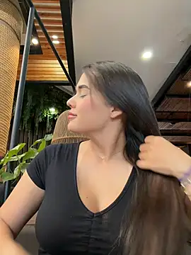 Snapshot of BellaLeclair chatting on June 2, 2026, 8:42 pm BellaLeclair online show from June 2, 2026, 8:42 pm