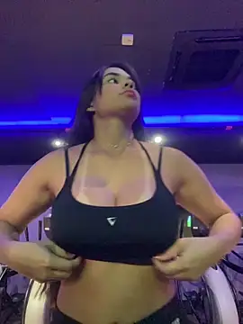 Snapshot of BellaLeclair chatting on February 13, 2026, 8:20 pm BellaLeclair online show from February 13, 2026, 8:20 pm