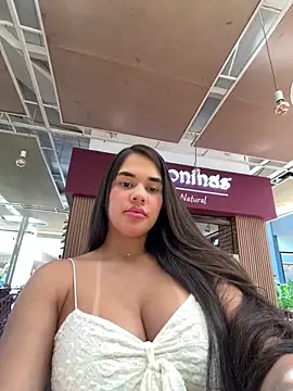 Snapshot of BellaLeclair chatting on April 26, 2026, 3:20 pm BellaLeclair online show from April 26, 2026, 3:20 pm