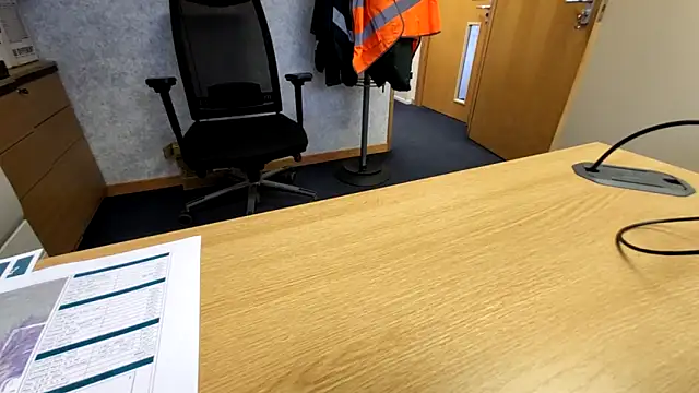 Snapshot of Oorse1966 chatting on October 21, 2025, 1:10 pm Oorse1966 online show from October 21, 2025, 1:10 pm