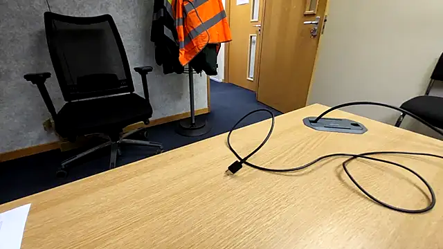 Snapshot of Oorse1966 chatting on October 22, 2025, 6:24 am Oorse1966 online show from October 22, 2025, 6:24 am