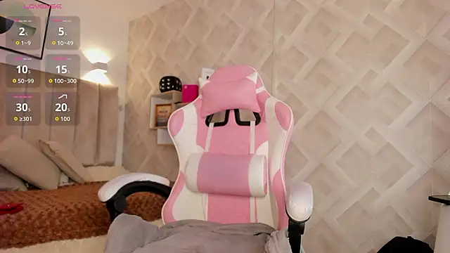 Snapshot of Clhoe_Johnson chatting on February 2, 2026, 12:26 pm Clhoe Johnson online show from February 2, 2026, 12:26 pm