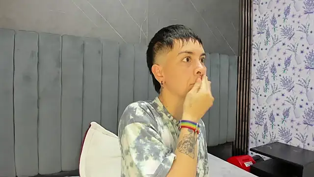 Snapshot of _Hannah_Hot chatting on January 8, 2026, 2:17 am Hannah Hot online show from January 8, 2026, 2:17 am