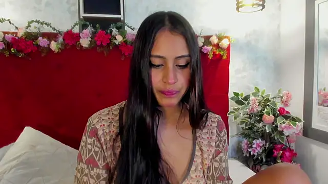 SarahEscobarr online show from November 24, 2025, 5:40 am