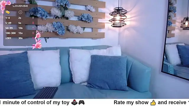 Snapshot of Bonn_Glow chatting on May 28, 2026, 3:58 am Bonn Glow online show from May 28, 2026, 3:58 am