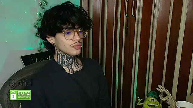 Snapshot of Mihail_leroy chatting on October 2, 2025, 1:42 am Mihail leroy online show from October 2, 2025, 1:42 am