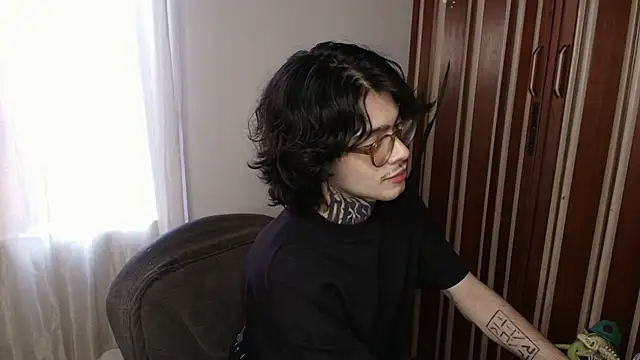 Snapshot of Mihail_leroy chatting on June 6, 2026, 10:26 pm Mihail leroy online show from June 6, 2026, 10:26 pm