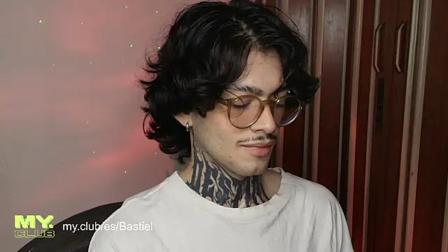 Snapshot of Mihail_leroy chatting on May 2, 2026, 12:38 am Mihail leroy online show from May 2, 2026, 12:38 am