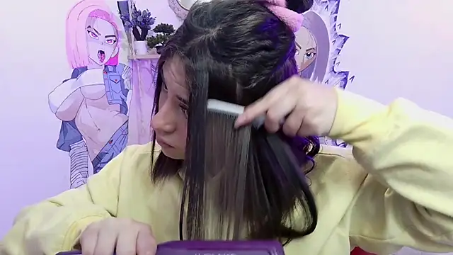 sofi lara28 online show from March 31, 2026, 1:02 pm