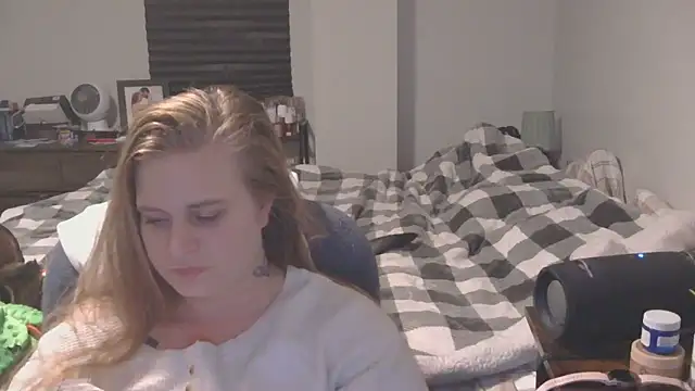 Snapshot of Sexyblonde12344 chatting on December 3, 2025, 8:52 pm Sexyblonde12344 online show from December 3, 2025, 8:52 pm