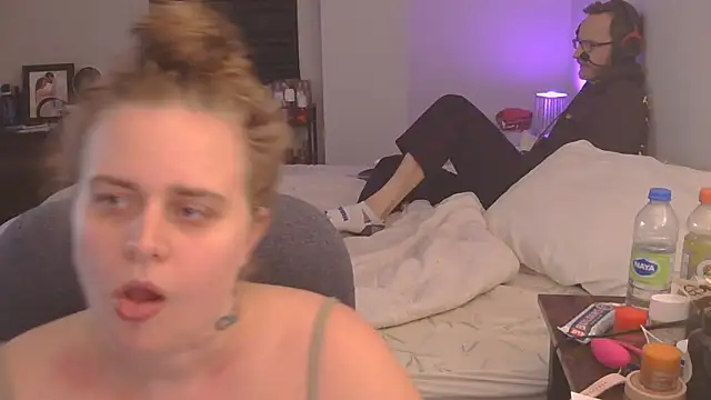 Snapshot of Sexyblonde12344 chatting on November 9, 2025, 12:25 am Sexyblonde12344 online show from November 9, 2025, 12:25 am