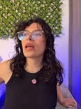 Snapshot of Katheerine chatting on December 19, 2025, 12:58 am Katheerine online show from December 19, 2025, 12:58 am