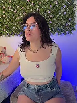 Snapshot of Katheerine chatting on December 21, 2025, 1:30 am Katheerine online show from December 21, 2025, 1:30 am