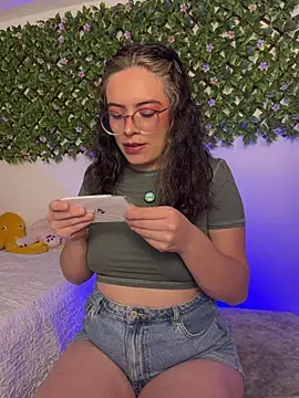 Snapshot of Katheerine chatting on February 2, 2026, 1:04 am Katheerine online show from February 2, 2026, 1:04 am