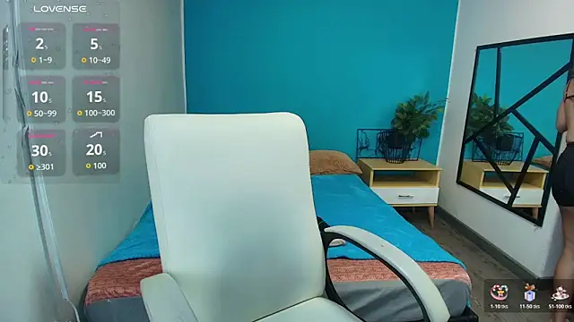 Louisa  clare online show from December 16, 2025, 10:58 pm