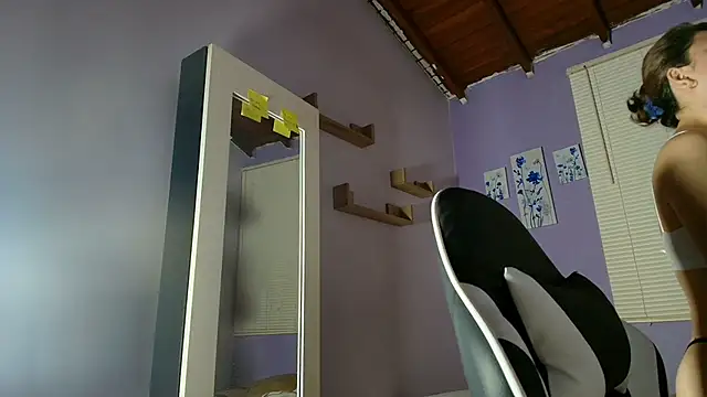 luna desiree online show from October 9, 2025, 8:48 am