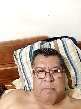 luisfernando66 online show from December 19, 2025, 2:04 am