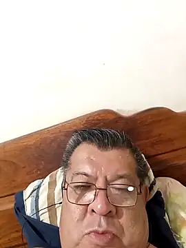 luisfernando66 online show from December 21, 2025, 11:01 am