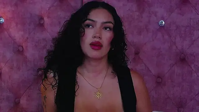 MaddisonBelucci online show from September 12, 2025, 8:30 pm