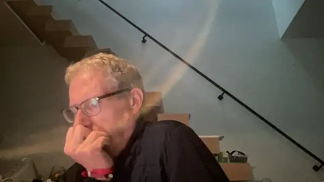 choupipat1 online show from November 7, 2025, 3:49 pm