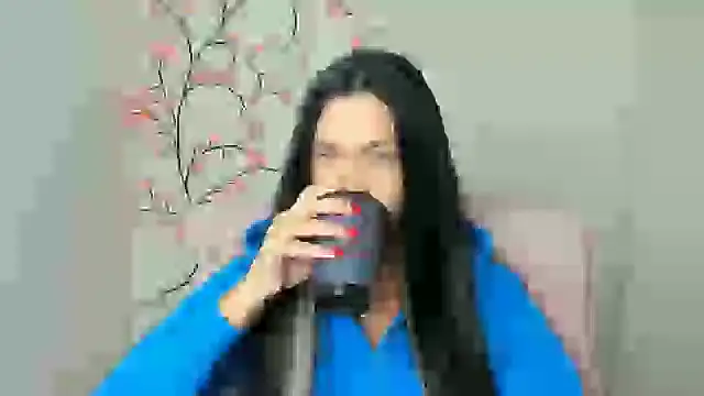 Snapshot of Lune_Moon chatting on April 19, 2026, 5:19 am Lune Moon online show from April 19, 2026, 5:19 am