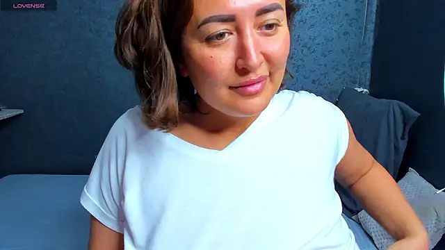 Snapshot of Olivia_Buckby chatting on November 11, 2025, 4:46 pm Olivia Buckby online show from November 11, 2025, 4:46 pm