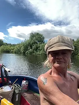 Snapshot of ladyboatlady chatting on June 19, 2026, 9:15 am ladyboatlady online show from June 19, 2026, 9:15 am