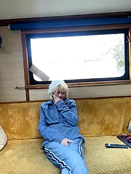 ladyboatlady online show from November 17, 2025, 9:46 am