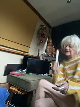 ladyboatlady online show from March 27, 2026, 6:11 am