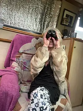 ladyboatlady online show from February 24, 2026, 7:31 am