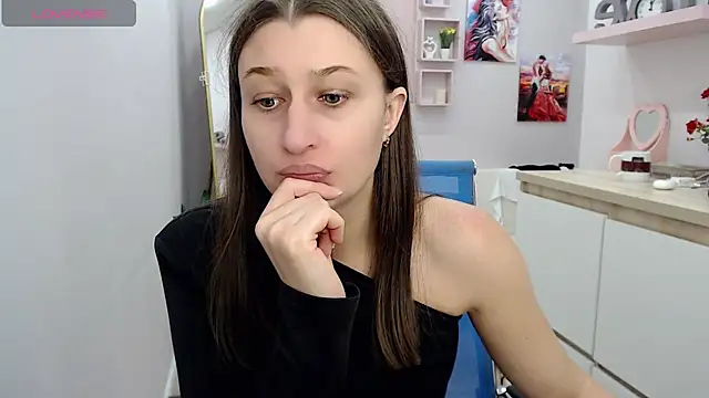Snapshot of muriel_elvin chatting on October 1, 2025, 10:20 am muriel elvin online show from October 1, 2025, 10:20 am