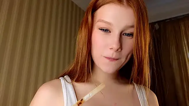 Snapshot of Juuulia_ chatting on May 18, 2026, 3:17 pm Juuulia online show from May 18, 2026, 3:17 pm