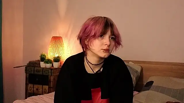 Snapshot of TaiteBeat chatting on November 14, 2025, 5:49 pm TaiteBeat online show from November 14, 2025, 5:49 pm