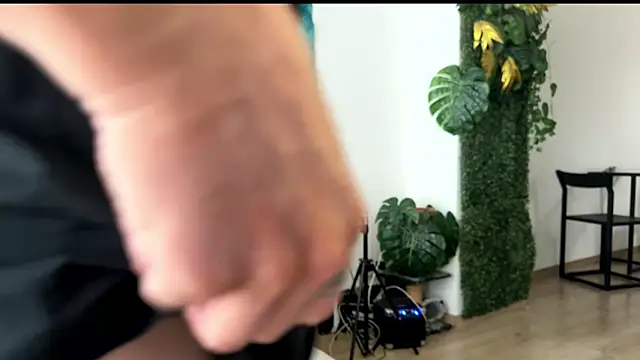 Snapshot of Neythancooper chatting on November 9, 2025, 1:37 pm Neythancooper online show from November 9, 2025, 1:37 pm