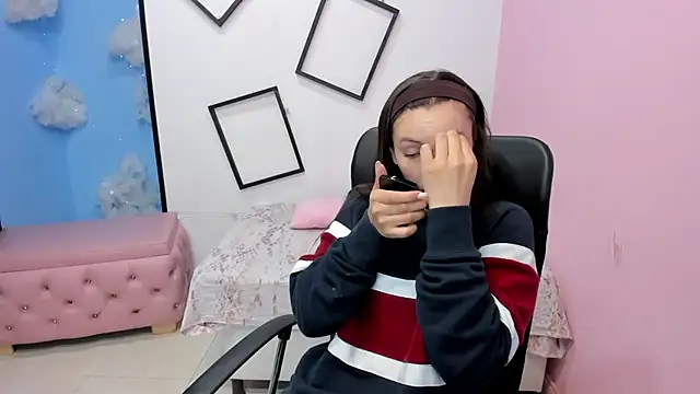 Snapshot of paula_miler1 chatting on October 14, 2025, 2:28 pm paula miler1 online show from October 14, 2025, 2:28 pm