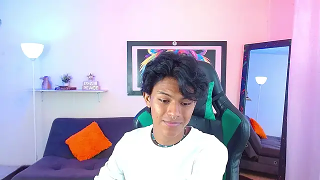 Snapshot of dreyk20 chatting on November 27, 2025, 2:39 pm dreyk20 online show from November 27, 2025, 2:39 pm