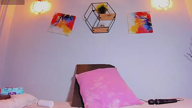 Karlaliones69 online show from December 3, 2025, 12:04 pm