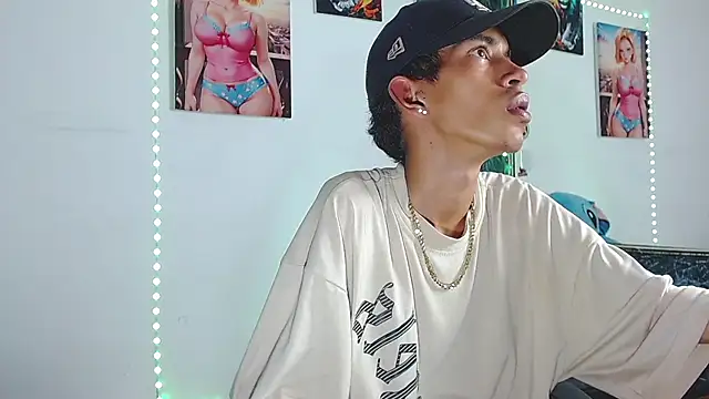 briamhoconor xh online show from November 11, 2025, 9:42 pm