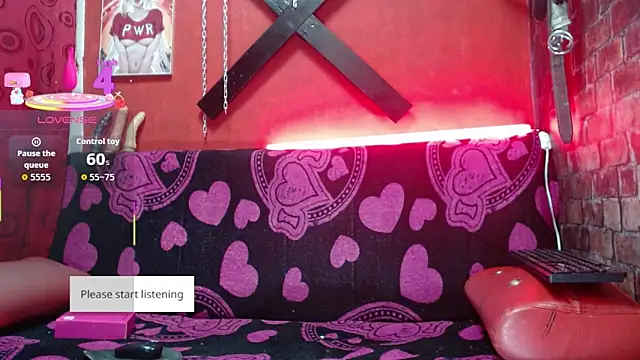 Snapshot of Kylie_Moan chatting on September 10, 2025, 3:27 am Kylie Moan online show from September 10, 2025, 3:27 am