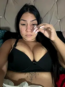 julianamascarada online show from October 4, 2025, 1:18 am