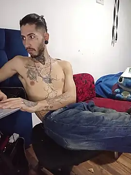 Snapshot of Tattoboy19cm chatting on July 13, 2026, 11:15 pm Tattoboy19cm online show from July 13, 2026, 11:15 pm
