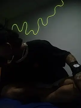 Snapshot of Tattoboy19cm chatting on January 7, 2026, 5:01 am Tattoboy19cm online show from January 7, 2026, 5:01 am