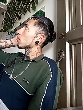 Snapshot of Tattoboy19cm chatting on May 2, 2026, 3:28 pm Tattoboy19cm online show from May 2, 2026, 3:28 pm