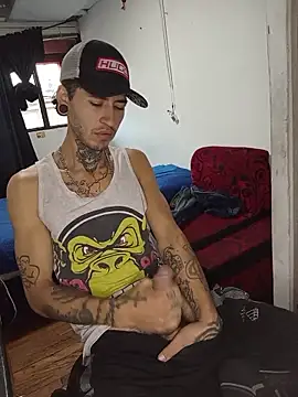 Snapshot of Tattoboy19cm chatting on May 30, 2026, 10:48 pm Tattoboy19cm online show from May 30, 2026, 10:48 pm