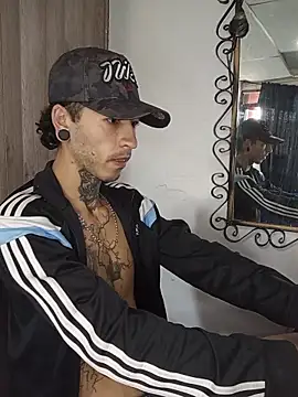 Snapshot of Tattoboy19cm chatting on May 28, 2026, 8:04 pm Tattoboy19cm online show from May 28, 2026, 8:04 pm