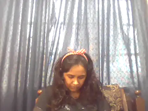 Snapshot of cute_indianxo chatting on October 29, 2025, 2:27 pm cute indianxo online show from October 29, 2025, 2:27 pm